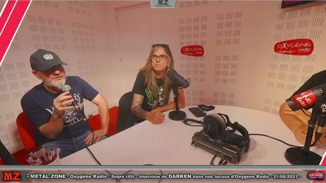 Darken dans les studios Oxygène Radio